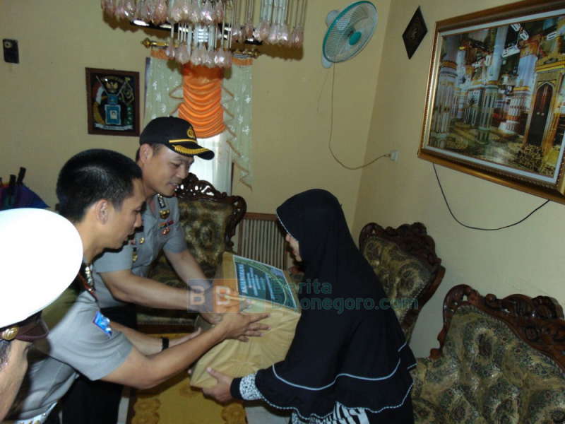 HUT Lantas ke 60, Polres Santuni Keluarga Almarhum Anggota