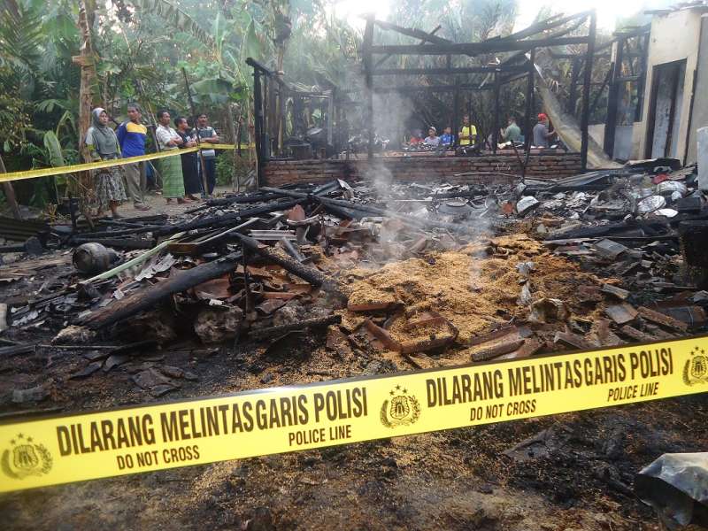Penyebab Kebakaran Diduga Hubungan Arus Pendek Listrik 