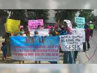 Warga Babat Demo Tambang Pedel Baureno   