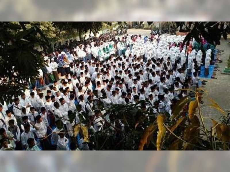 Sambut Hari Santri dengan Busana Muslim