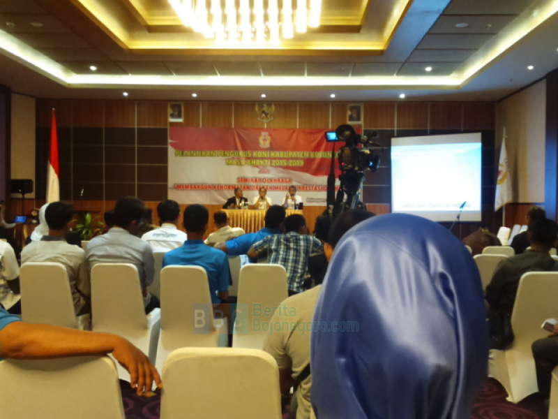 Bangun Kehormatan Daerah Melalui Olahraga 