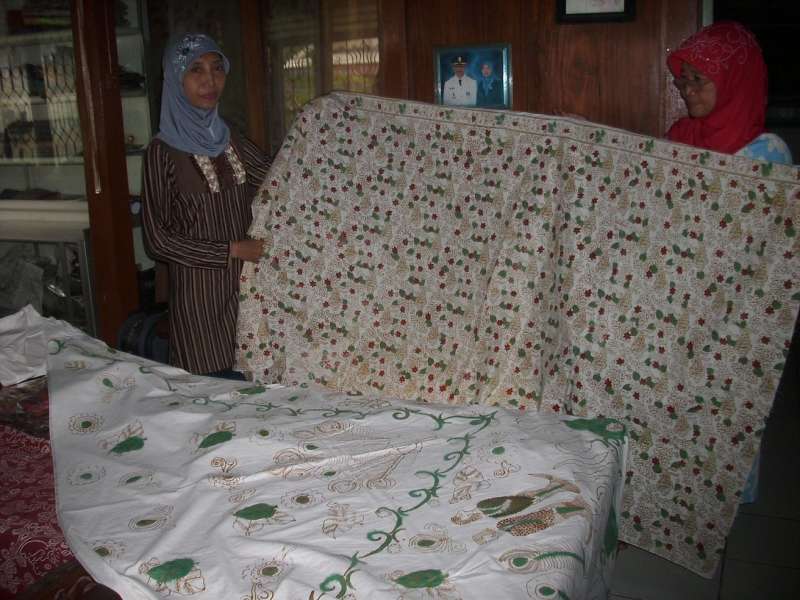 Marfuah Ingin Memasarkan Batik Khas Jonegoroan ke Luar Negeri 