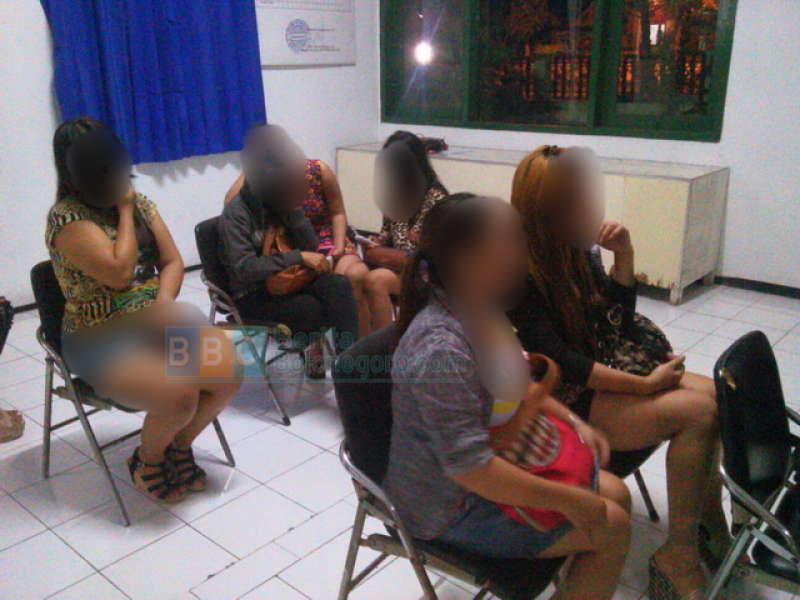 13 Wanita Pemandu Lagu Terjaring Razia