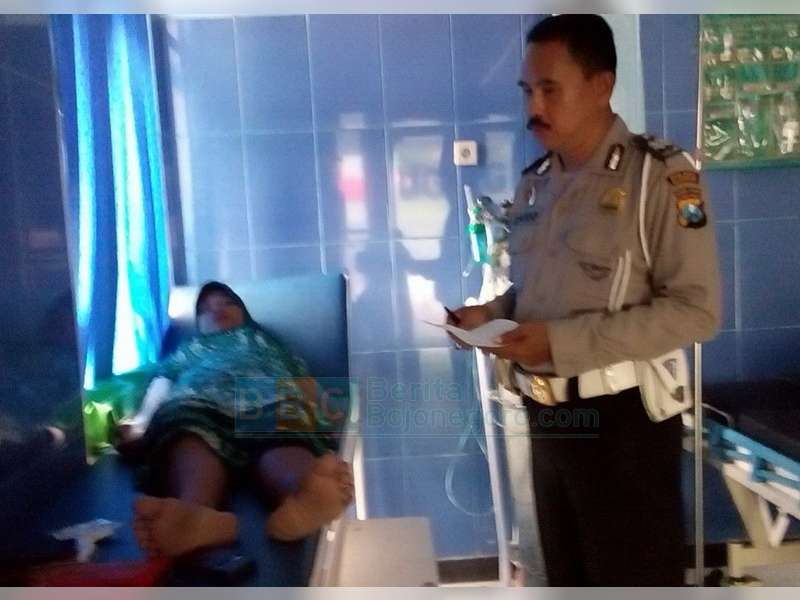 Motor Tabrak Motor, Satu Pengendara Lengan Kanannya Terkilir
