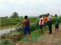 Bermaksud  Mandi, Seorang Lelaki Terseret Arus Kali Apur Baureno