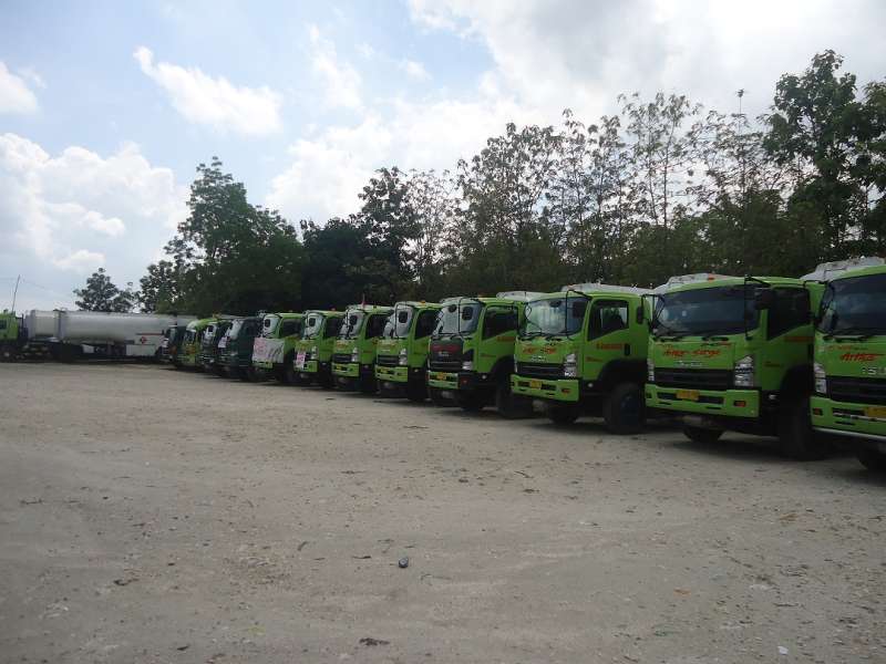 Ratusan Truk Tangki Rekanan Kilang Mini TWU Mangkrak 