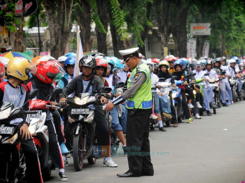 Jalanan Makin Macet, Akibat Lonjakan Jumlah Kendaraan Pribadi