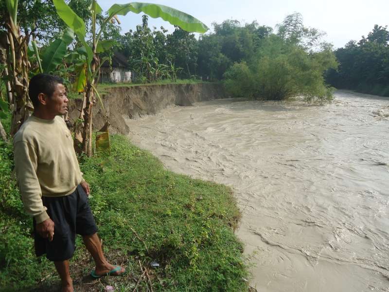 12 Anak Sungai Bengawan Solo Airnya Penuh