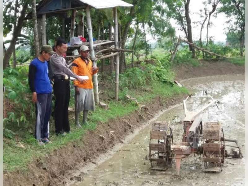 Diparkir di Sawah, Mesin Traktor Milik Kelompok Tani di Baureno Digondol Maling