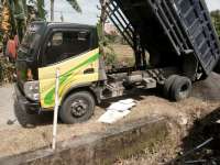 Perbaiki Hidrolik, Sopir Dump Truk Tergencet Bak Truk Hingga Tewas