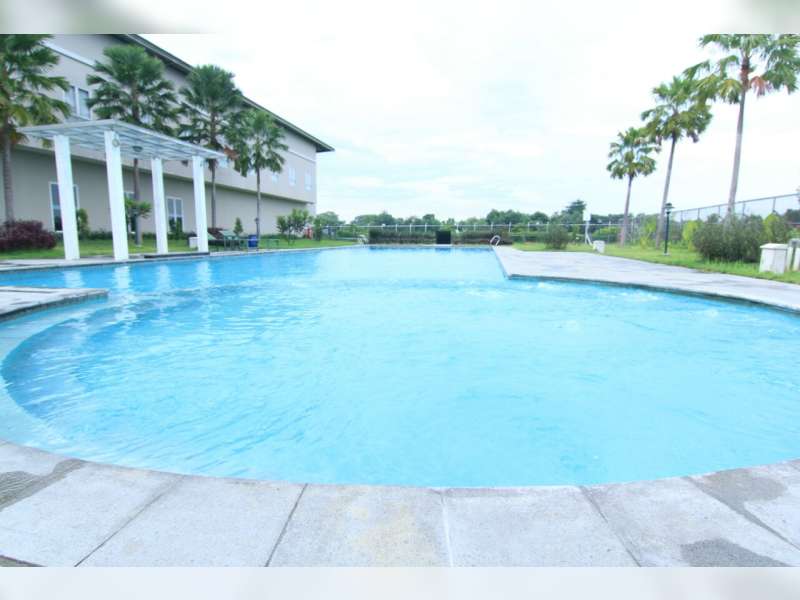 Nikmati Kolam Renang di Hotel Kelas Tiga&nbsp;