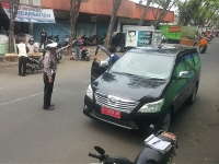 Melanggar Rambu Lalu Lintas, Mobil Kadishub Bojonegoro Ditilang