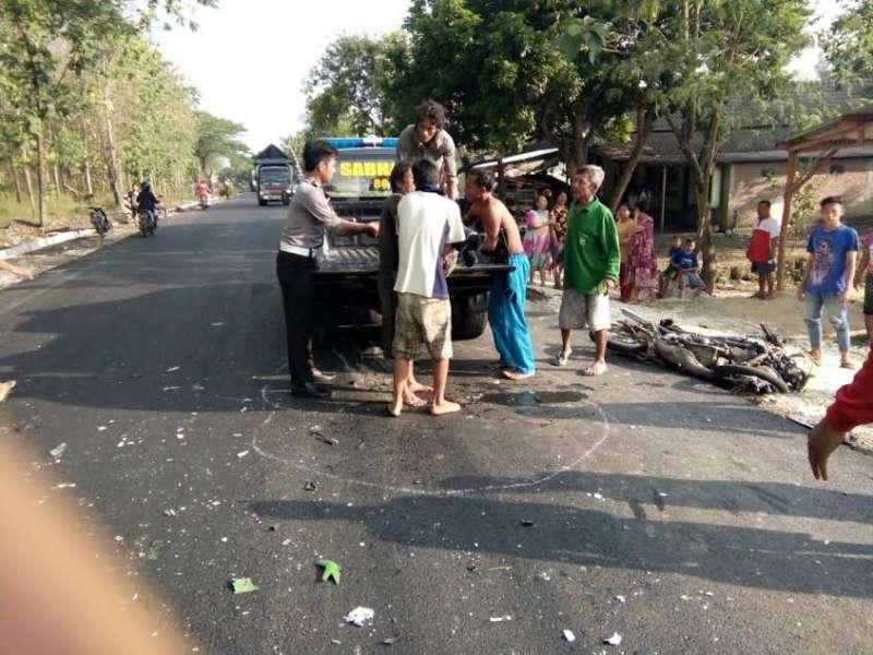 Terseret Truk Sejauh 11 Meter Pengendara Motor Meninggal Setelah Dilarikan ke Rumah Sakit
