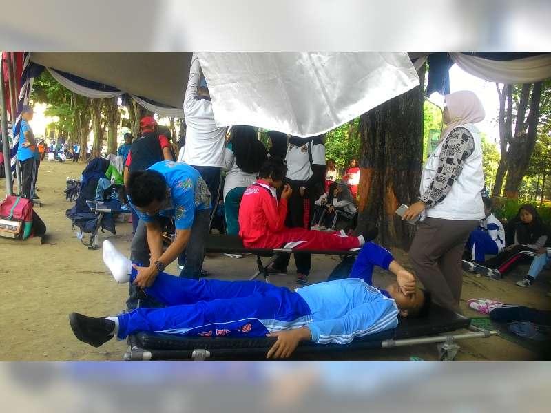 24 Peserta Upacara Haornas Pingsan dan Kelelahan