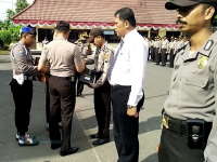 Kapolres Beri Reward Anggota yang Profesional dan Suka Menolong