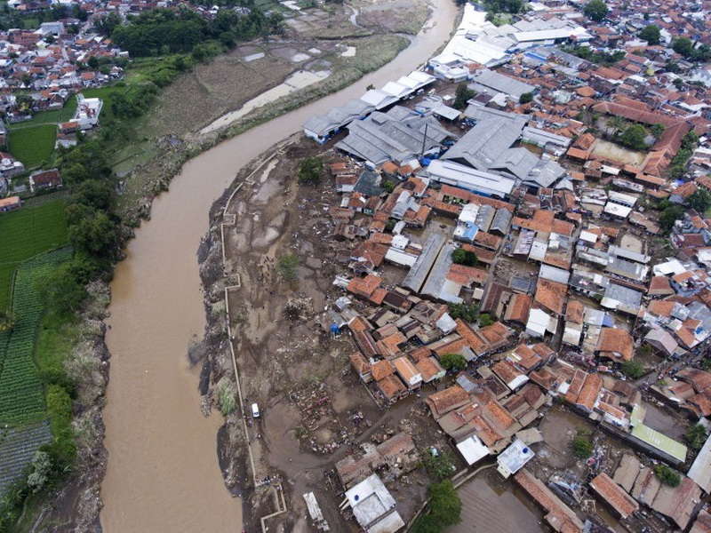 Forum Kartar Gayam dan JIMBojonegoro Galang Bantuan Korban Banjir Garut