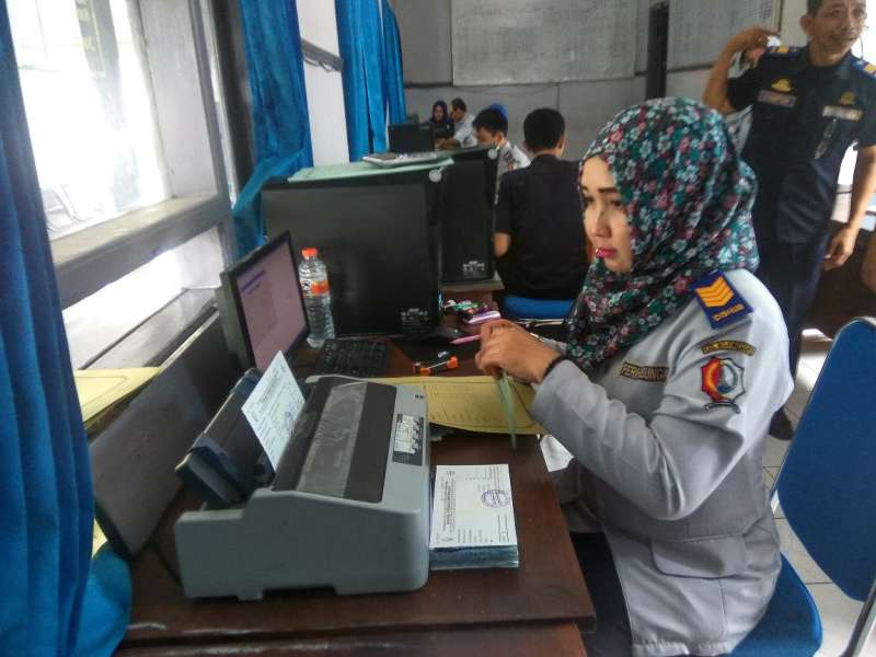 Pengujian Kendaraan Bermotor Dishub Boleh Diwakilkan Biro Jasa