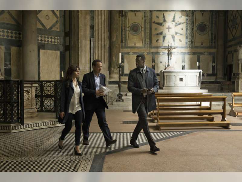 Memecahkan Teka-Teki Puisi Dante Bersama Robert Langdon
