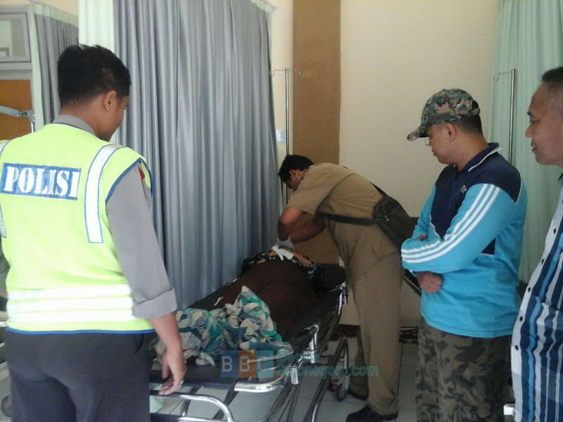 Nenek Pengemis Ditemukan Meninggal Bersandar di Pagar Rumah Warga