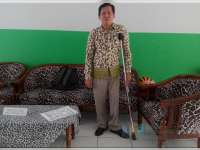 Lampaui Keterbatasan, Dermakan Diri Untuk Kesehatan dan Pendidikan