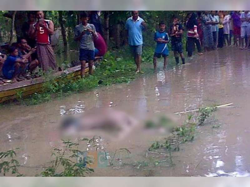 Mayat Wanita Telanjang Ditemukan Mengapung di Genangan Banjir