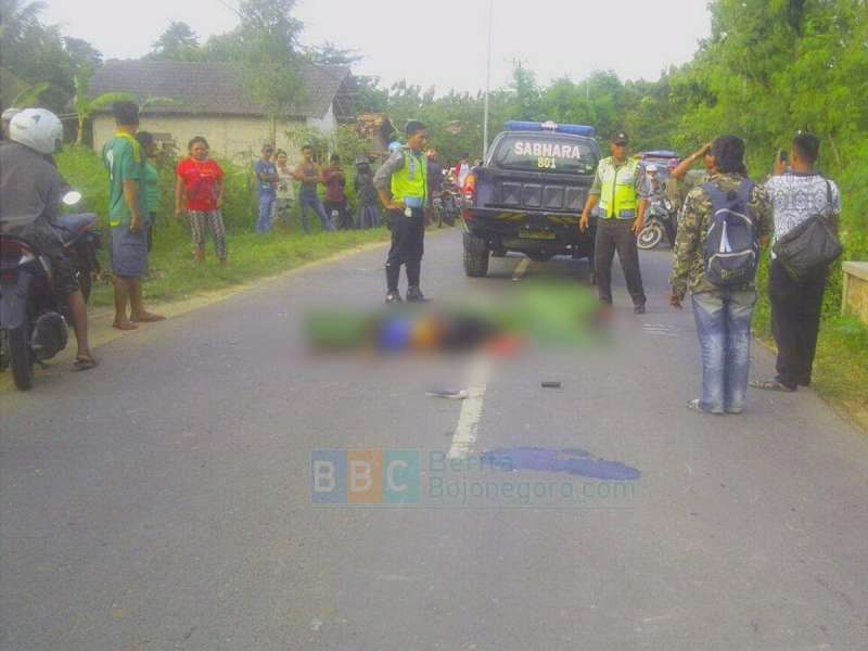 Menyalip Sembarangan, Dua Pengendara Motor Terjatuh, Terlindas Truk Dan Meninggal Dunia