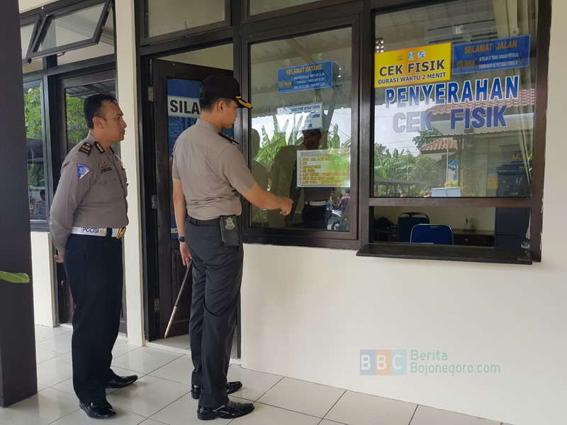 Kapolres Lakukan Pengecekan Pelayanan di Kantor Bersama Samsat Bojonegoro