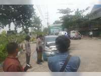 Tiga Kendaraan R4 Terlibat Kecelakaan Beruntun di Depan SMT Kapas