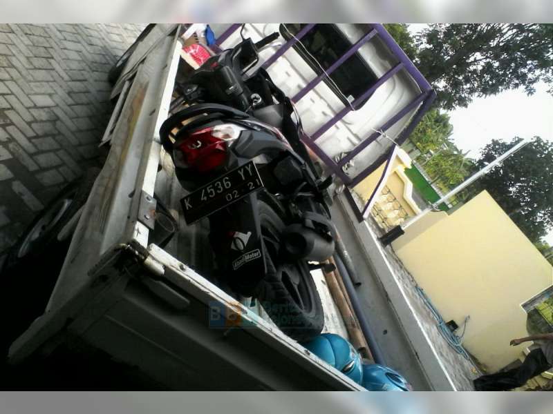 Diduga Mengantuk, Pengendara Motor Tabrak Pikap di Balen
