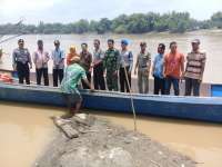 Kapolsek Kanor Rapat Bahas Tambang Pasir Bersama Warga di Desa Semambung