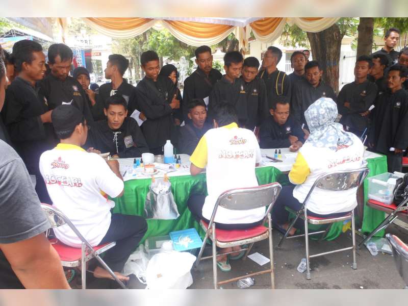 Bintang Toedjoe Apresiasi Kaum Muda Bojonegoro Dalam Gerakan 50k Kantong Darah