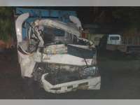 Truk Tabrak Pohon Penghijauan, Pengemudi Patak Kaki
