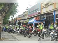 Gunakan Motor Trail, Kapolres Turun Langsung Patroli ke Gereja-gereja
