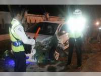 Kurang Konsentrasi, Toyota Vios Tabrak Penghijauan di Balen