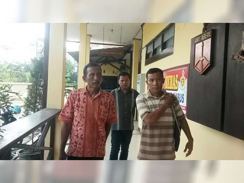 Tiga Warga Laporkan Mantan Kades Pragelan ke Polres Bojonegoro