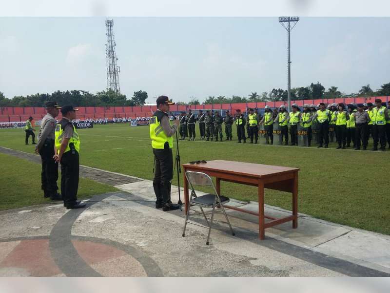 Kapolres Pimpin Apel Pengamanan Laga Persibo vs Bumi Wali FC