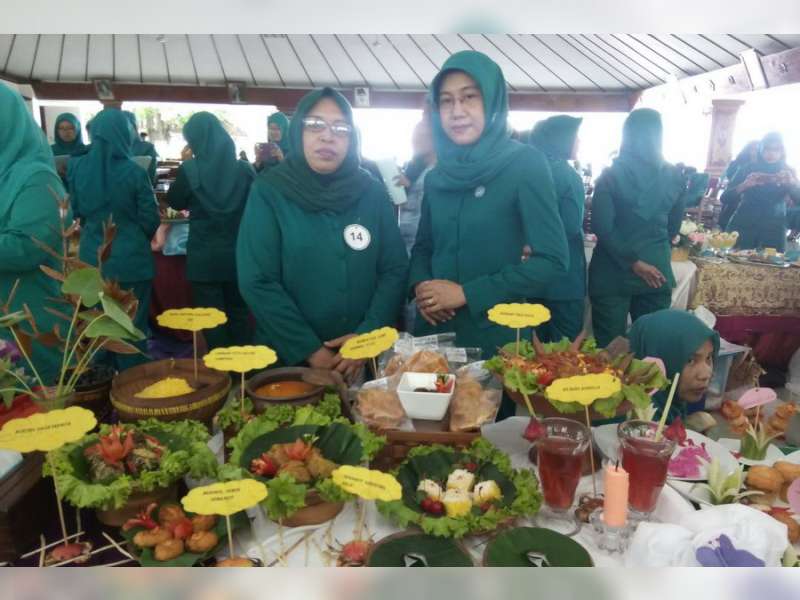 Kreatif, PKK  Olah Menu Bahan Lokal Jadi Beragam Olahan Makanan