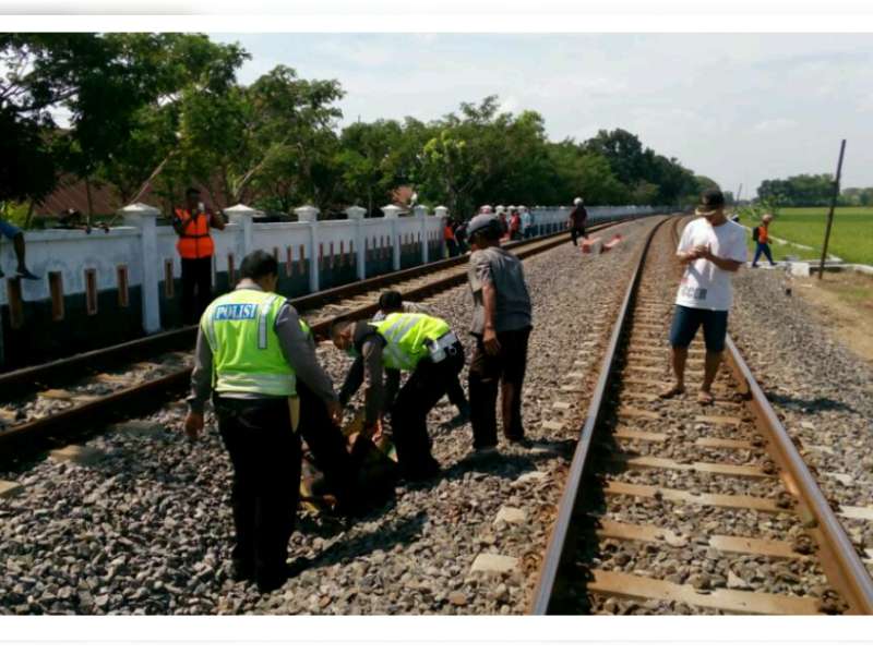 Lelaki Tak Dikenal Tewas Ditabrak Kereta Api di Sumberrejo
