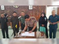 Kapolres Bojonegoro Bersama Forpimda  Tanda-Tangani Pernyataan Sikap, Melawan Terorisme