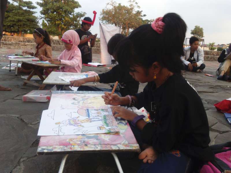 Ngabuburit dengan Nyeketsa Bareng Komunitas LAB