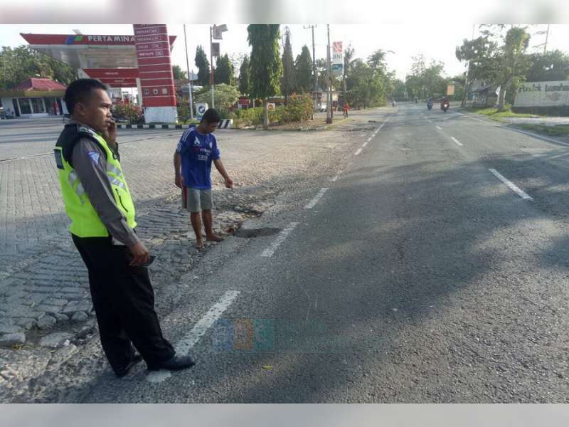 Kurang Hati-Hati Saat Hendak Mendahului, Bus Tabrak Motor di Kalitidu, Pengendara Motor Luka-Luka
