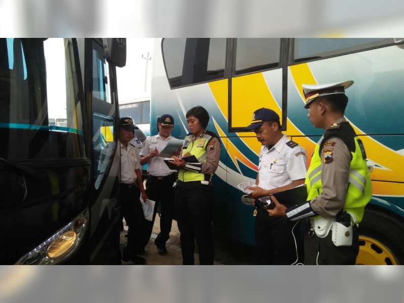 Petugas Gabungan di Blora Sidak Kesiapan Angkutan Mudik Lebaran di Terminal Cepu
