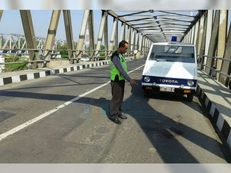 Motor Terlindas Truk di Padangan, Pembonceng Motor Meninggal Dunia di TKP
