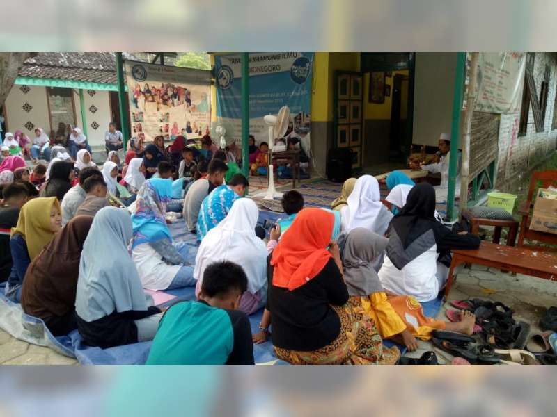 Bimbel Gugusan Bintang Kampung Ilmu Gelar Tausiyah dan Bukber