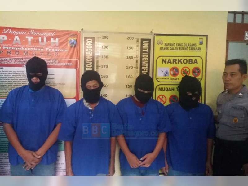 Polres Bojonegoro Amankan Empat Orang Warga Yang Didapati Sedang Main Judi Dadu