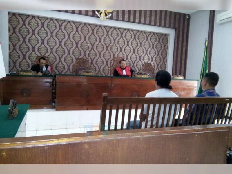 2 Orang Penjual Miras Warga Ngraho Jalani Sidang Tipiring di PN Bojonegoro