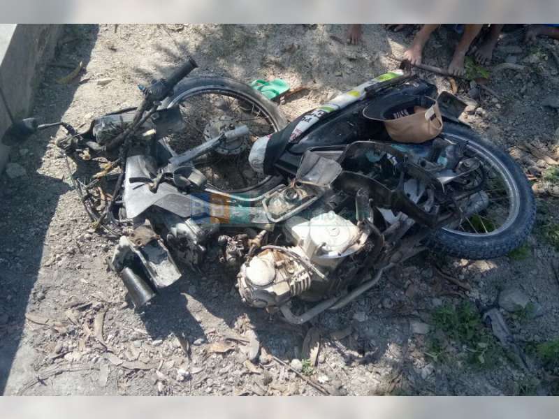 Mobil Grand Max Tabrak Motor Honda Grand di Margomulyo, Pengendara Motor Luka-Luka