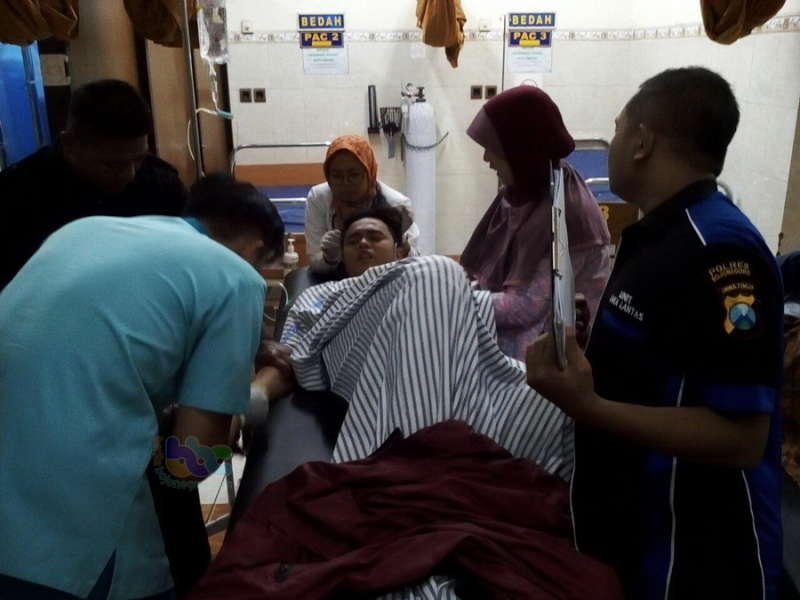Ambil Haluan Terlalu ke Kanan, Supra X Ditabrak Ninja, Kedua Pengendara Terluka