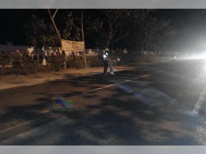 Kurang Hati-hati Saat Menyeberang, Motor Ditabrak Mobil, Pengendara Motor Luka-Luka