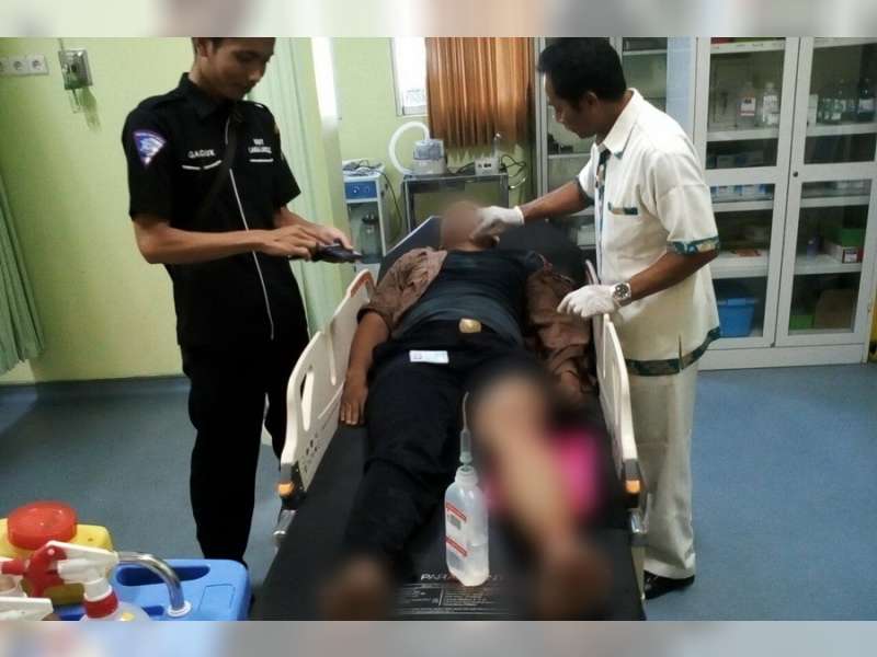 Tabrak Mobil Belok, Pengendara Vixion Masuk Rumah Sakit